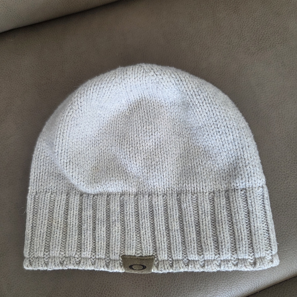 Oakley Beanie Hat Knit Winter Cap Wool‎ Blend Fleece Lined Tan/Gray